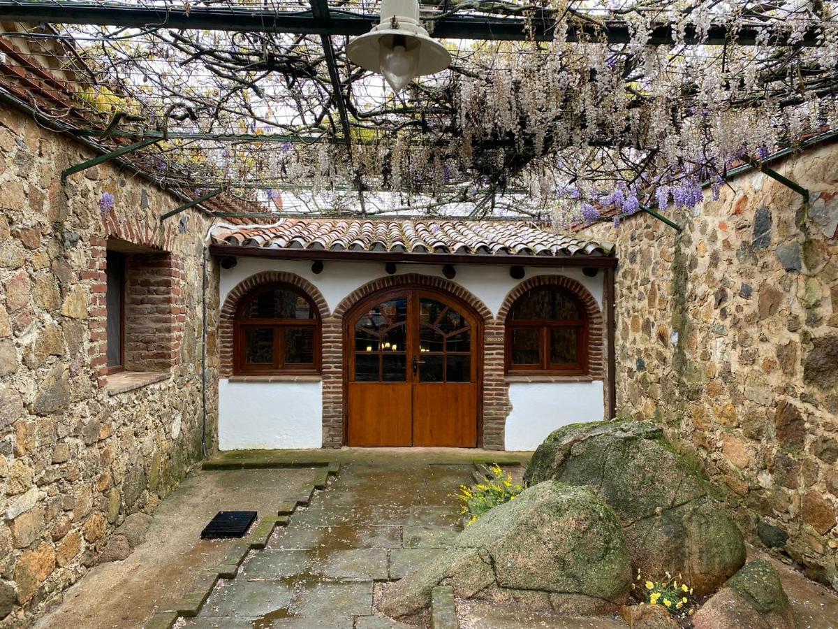 Casas Rurales Monasterio De Rocamador Almendral Exterior photo